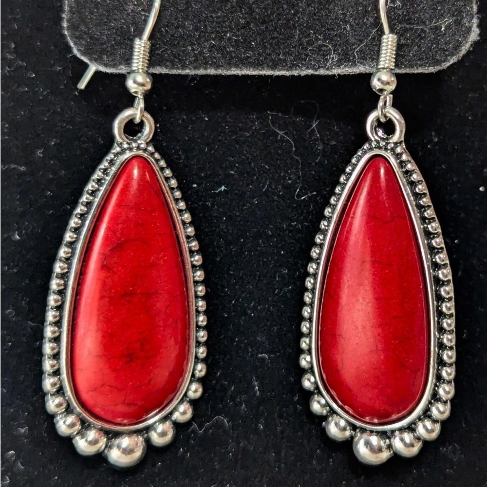 🌹Silvertone with Red Stone 2 inch (plus wires) Drop Pierced Earrings.